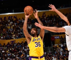 星空体育-正负值断层领跑全队！湖人1100万捡漏斯马特真香