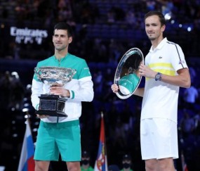 星空体育-一届载入史册的澳网：女单新后已立 男单新王未至