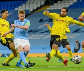 星空体育app下载-又在欧冠造惊喜，蒙冤+遭绝杀的多特寄望“下半场”