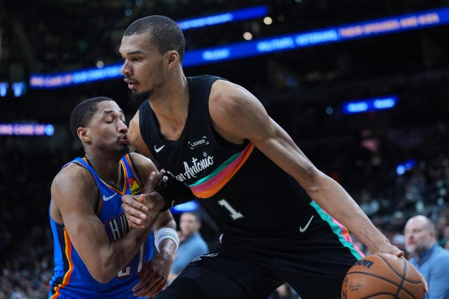 [图]NBA-文班亚马两双凯尔登25分 马刺击败雷霆